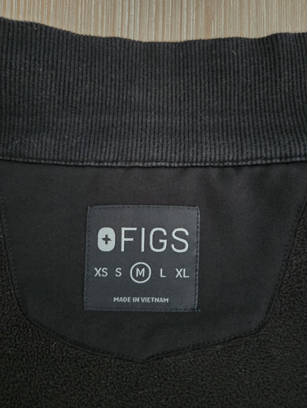 FIGS Black On Shift Fleece Jacket PrimaLoft Full Zip Womens Size Medium - Picture 6 of 7